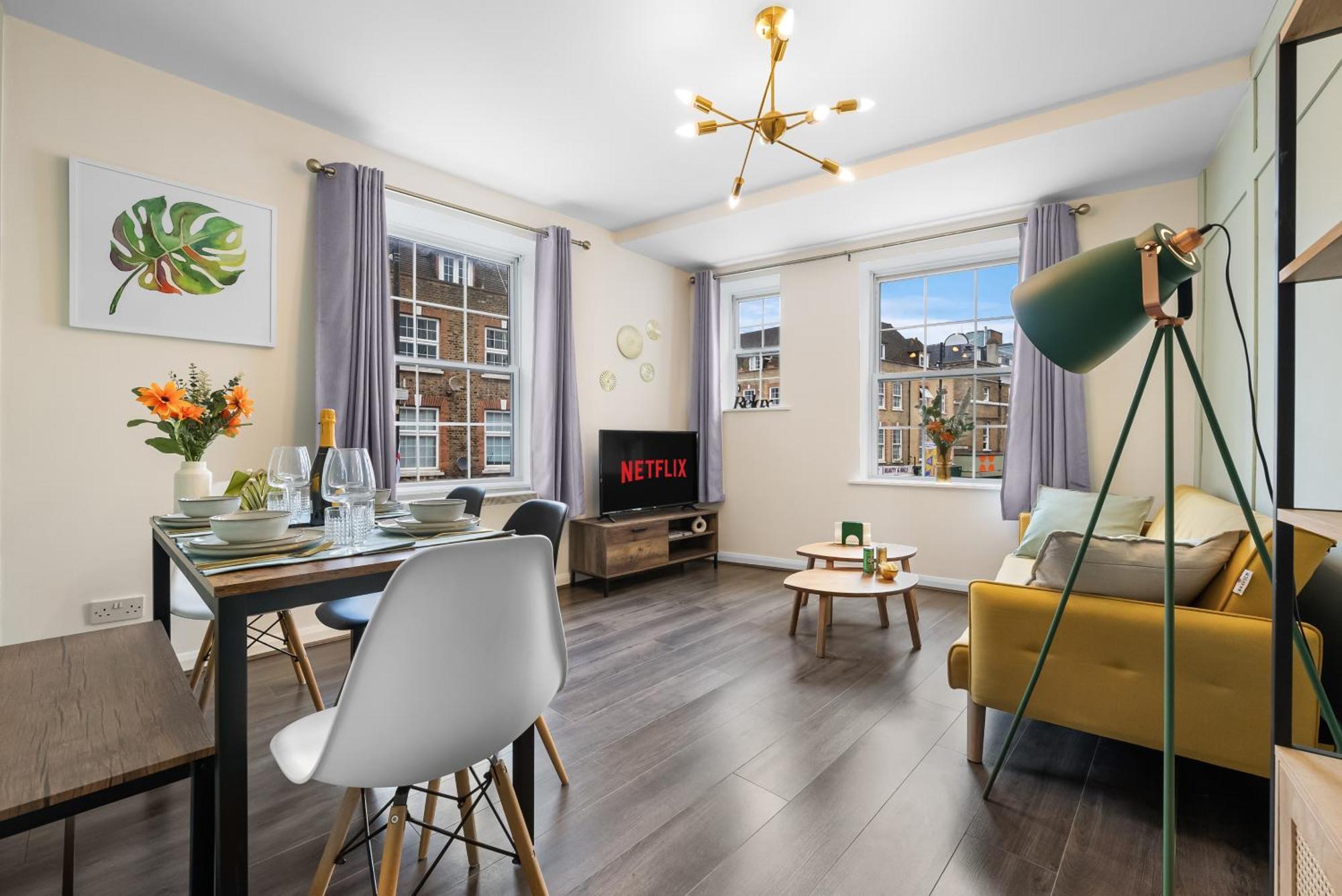 Chic 2 Bedroom Apartment Near Liverpool Street By Gold Stays London Ngoại thất bức ảnh