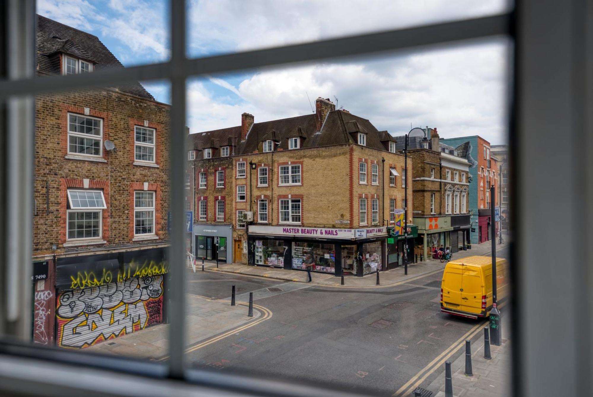 Chic 2 Bedroom Apartment Near Liverpool Street By Gold Stays London Ngoại thất bức ảnh