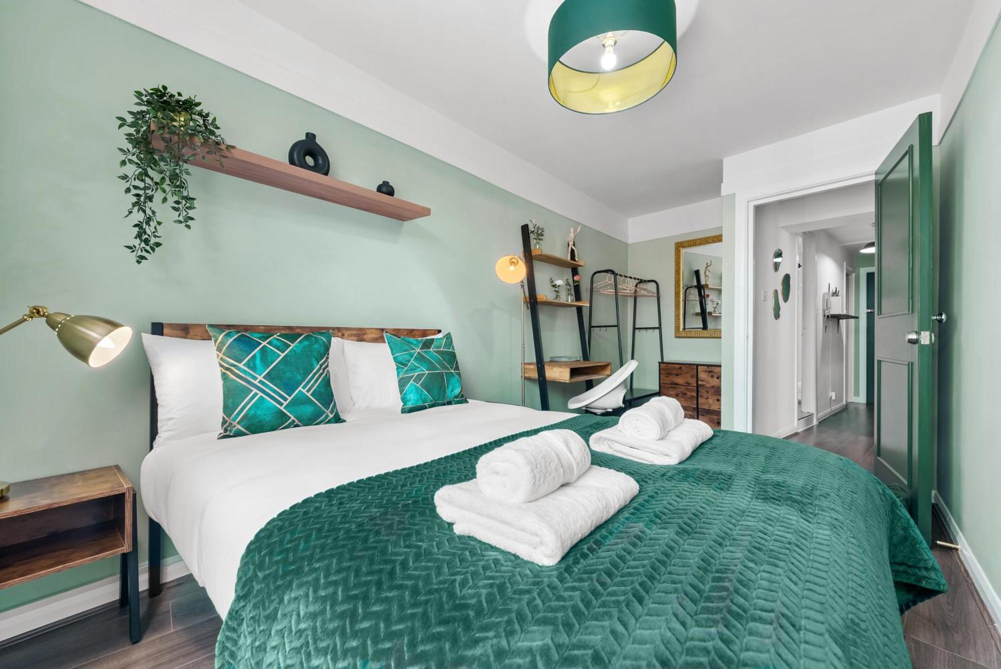 Chic 2 Bedroom Apartment Near Liverpool Street By Gold Stays London Ngoại thất bức ảnh