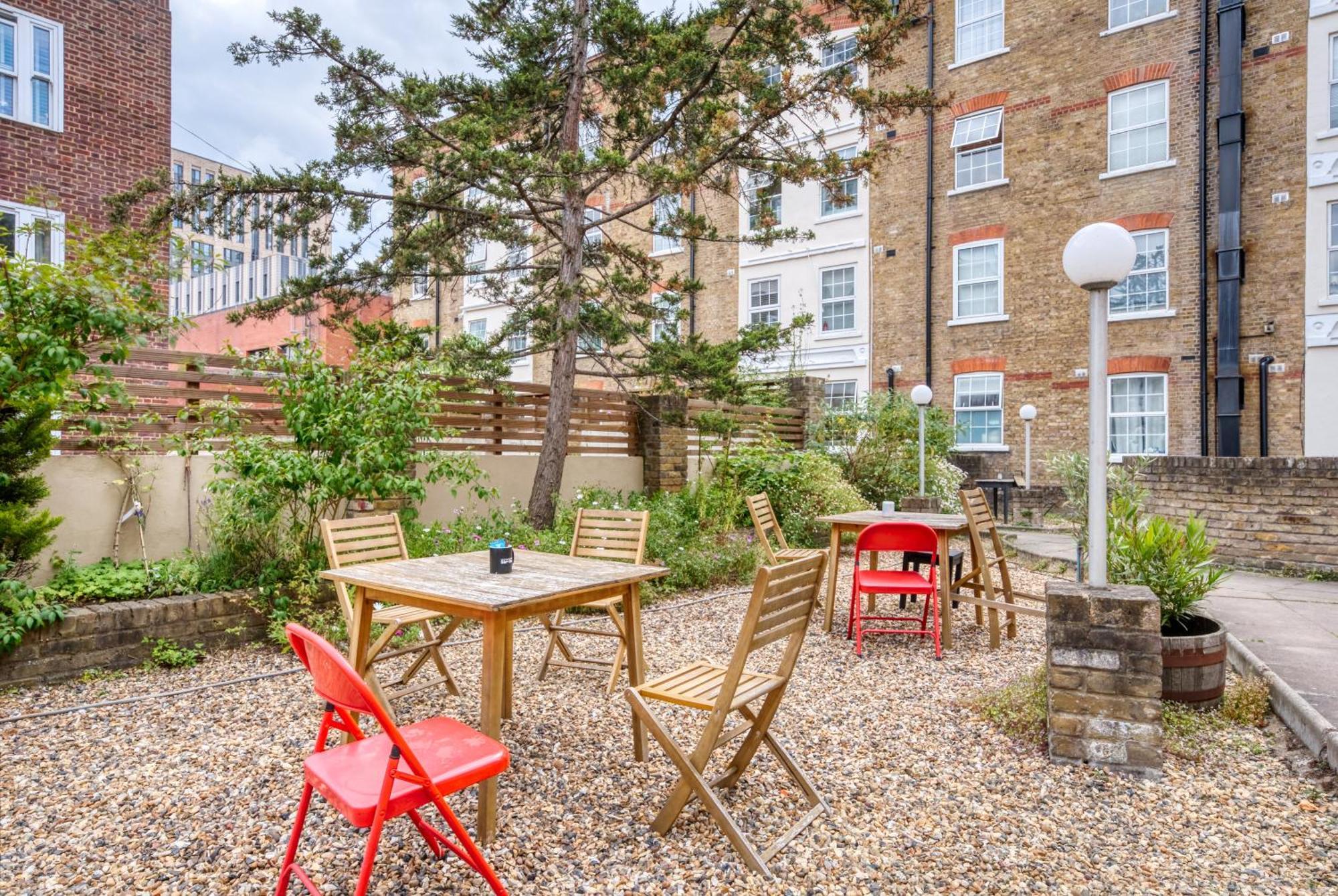 Chic 2 Bedroom Apartment Near Liverpool Street By Gold Stays London Ngoại thất bức ảnh